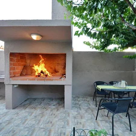 Appartamento 2Br Premium, Fireplace & Parking Zadar