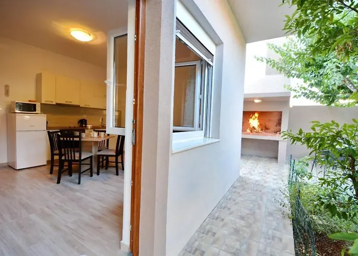 2br Premium, Fireplace & Parking شقة