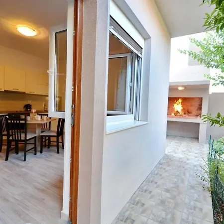 2Br Premium, Fireplace & Parking Zadar Апартаменты