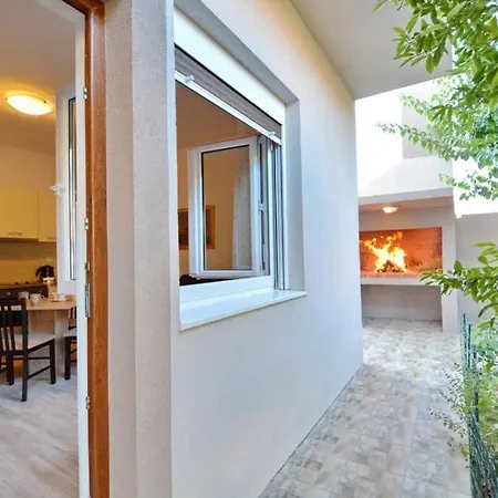 2br Premium, Fireplace & Parking Appartement